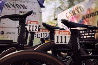 Rennräder von Canyon Sram bei Roubaix